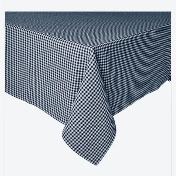 Wayfair•Town & Country Living•BRAND NEW•52”x 70”•Navy/Ivory Gingham Tablecloth🌼 - Picture 2 of 7